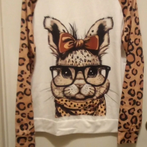 NIP - Long Sleeve Cheeta Print Bunny With Glasses Shirt - Size Medium - Picture 2 of 5